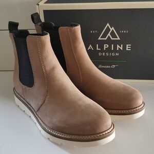 Blaze Chelsea Boot with Thick Sole and Elastic Panels Size: 9.5 Ivory